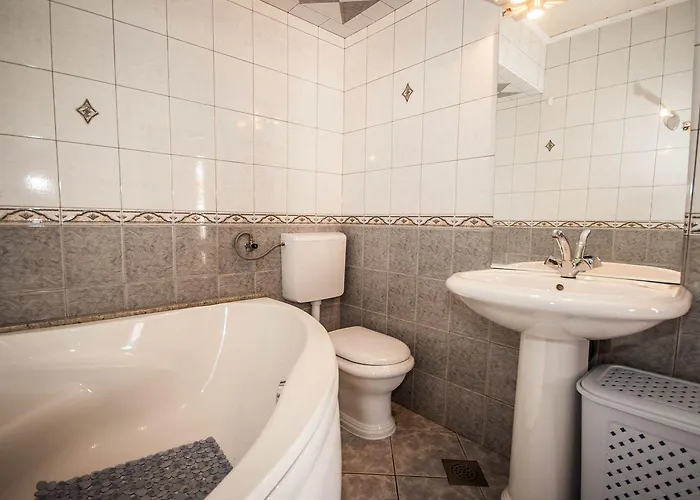 Schoenes Mit Klima, Wlan, Haustiere Erlaubt Apartment