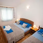 Schoenes Mit Klima, Wlan, Haustiere Erlaubt Lejlighed Baška