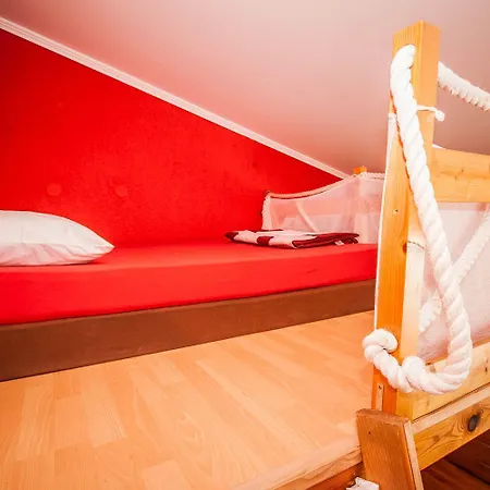 Appartement Schoenes Mit Klima, Wlan, Haustiere Erlaubt Baška