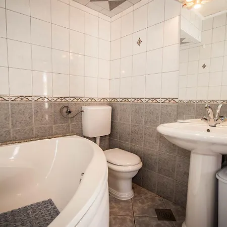 Schoenes Mit Klima, Wlan, Haustiere Erlaubt Apartman